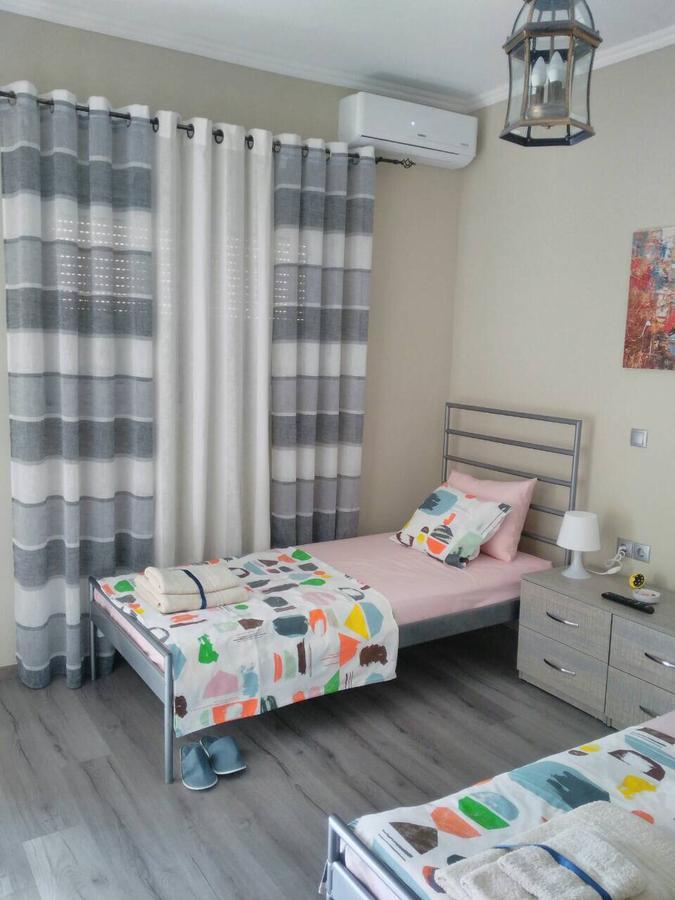 Petro'S Apartment Корча Экстерьер фото